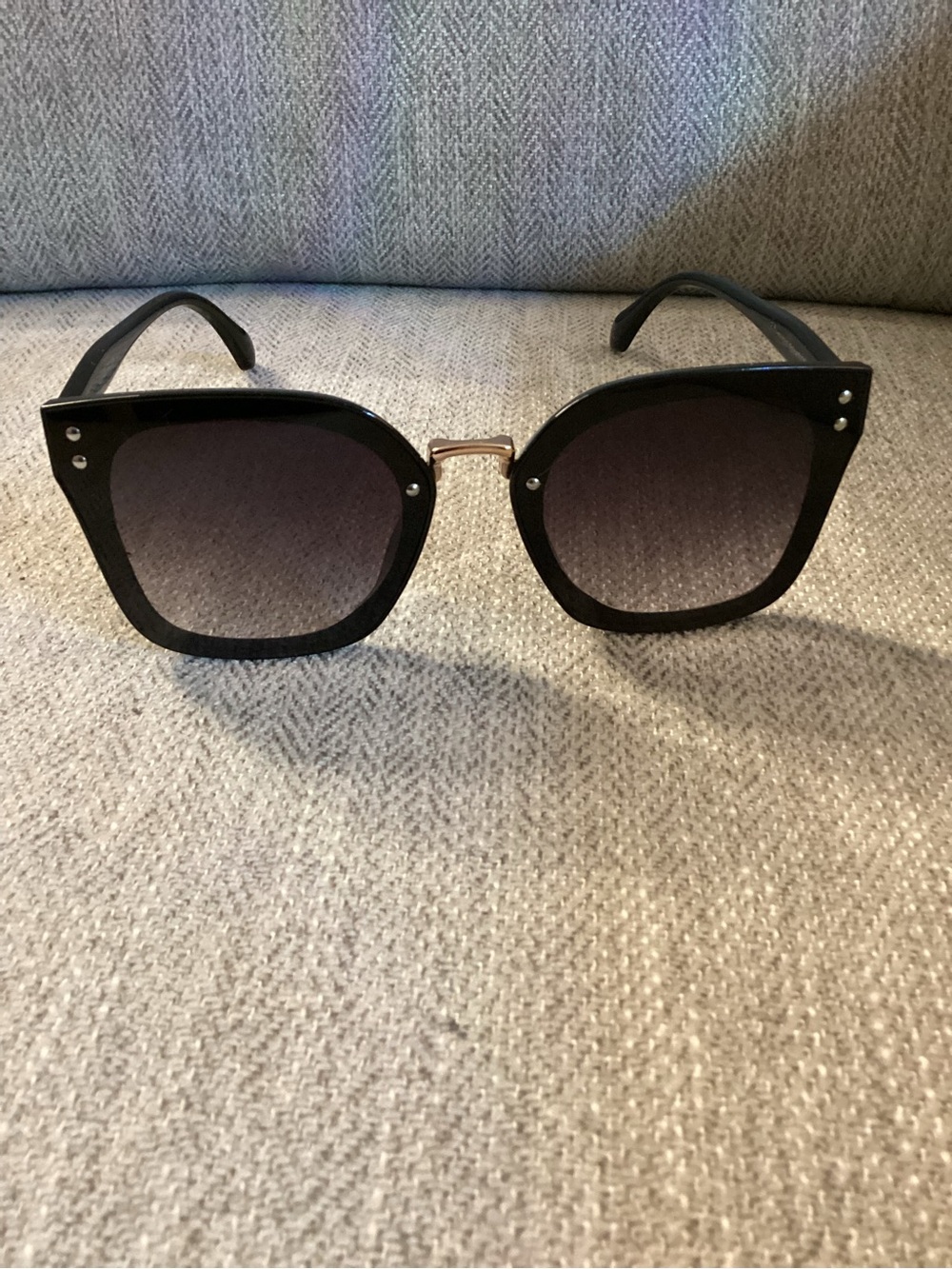Stylish Women's Black Square Sunglasses - Designer-Inspired